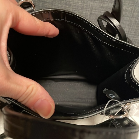 NWT Marc Jacob’s mini Croc Embossed Leather Tote crossbody - Picture 3 of 4